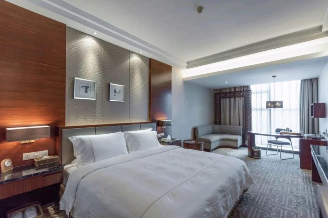 Hai Long Quan Hotel 乌鲁木齐 外观 照片